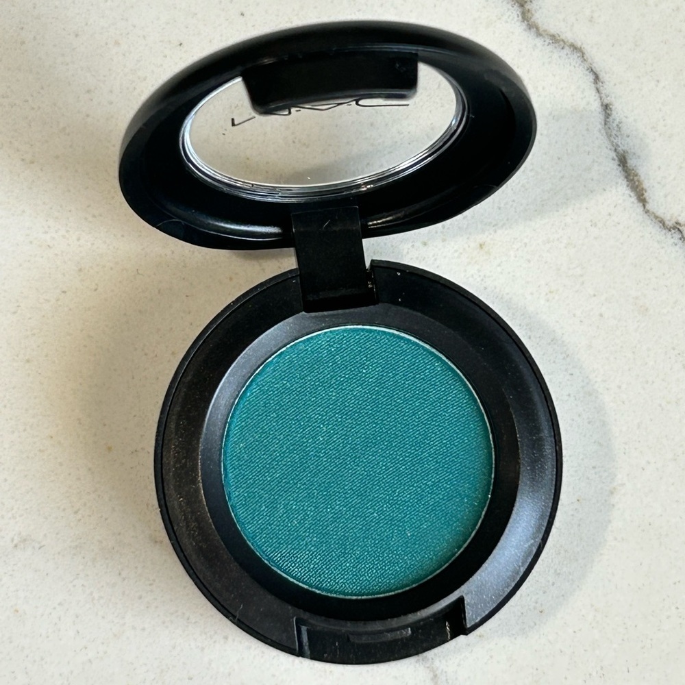 MAC Cosmetics Teal Satin Single Eyeshadow - Green Room